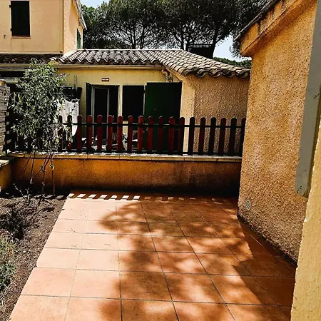 度假居 Sous Les Pins *