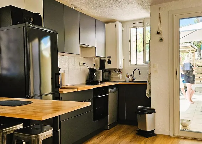 Holiday home Sous Les Pins Double Terrasse *