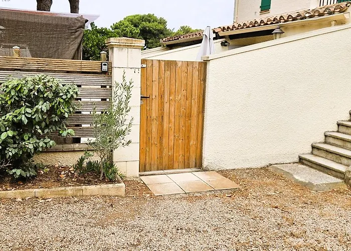 Holiday home Sous Les Pins Double Terrasse *